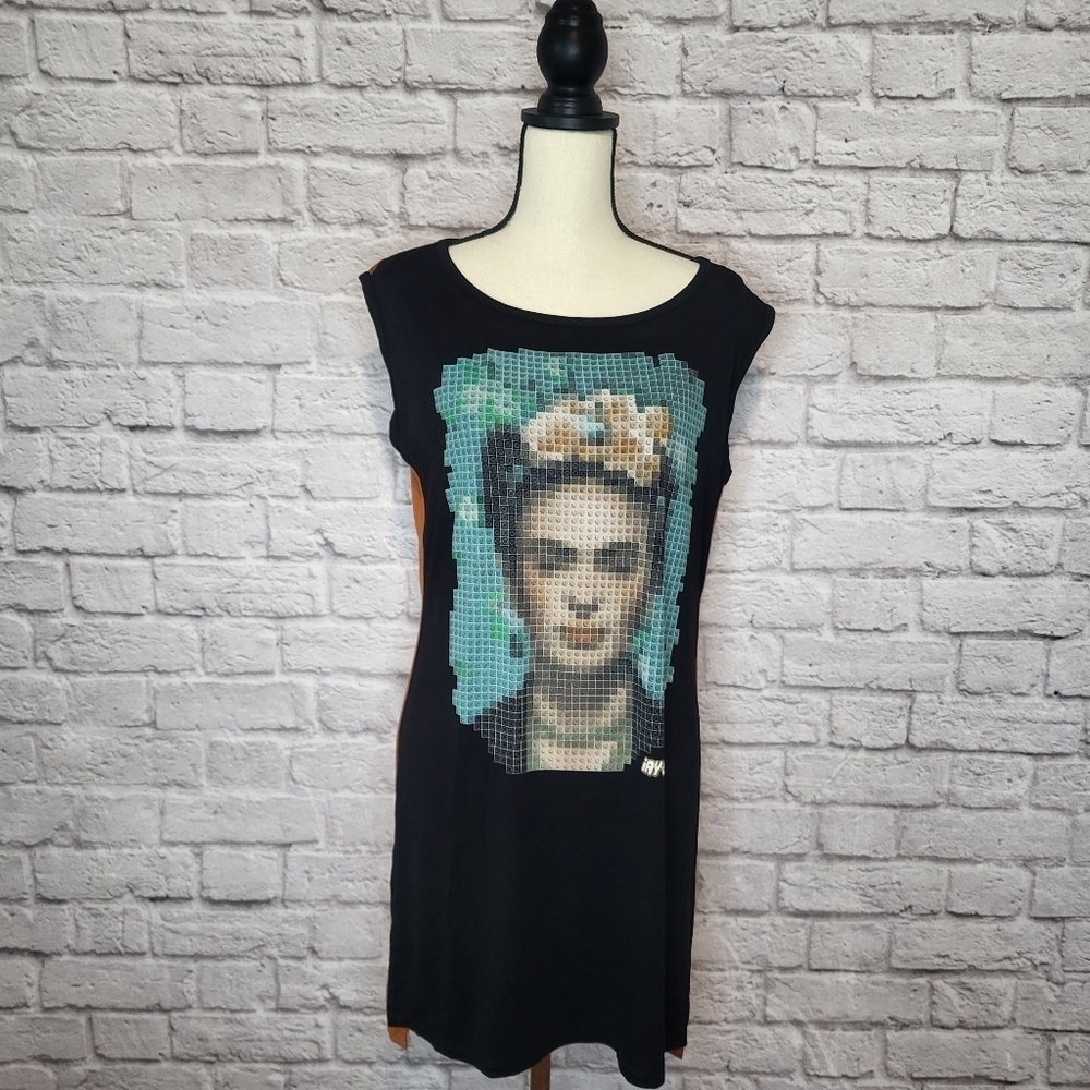 Ay Guey Tunic Top Graphic Frida Khalo Black Brown Split Sides Sleeveless NWT - Picture 2 of 11